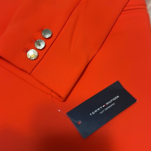 Calvin Klein - Picture 3 of 7